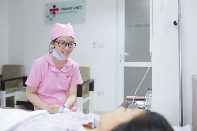 Y tá tại bệnh viện ung bướu Hưng Việt