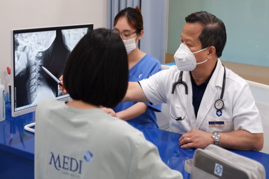 Khám cơ xương khớp với Tiến sĩ Bác sĩ Lê Quốc Việt tại MEDIPLUS